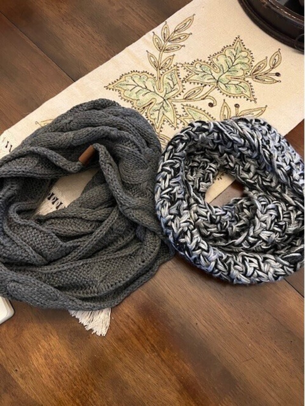 Lot of 2 Bulky Knit Cowl Infinity Scarves Gray and Black & White Mix